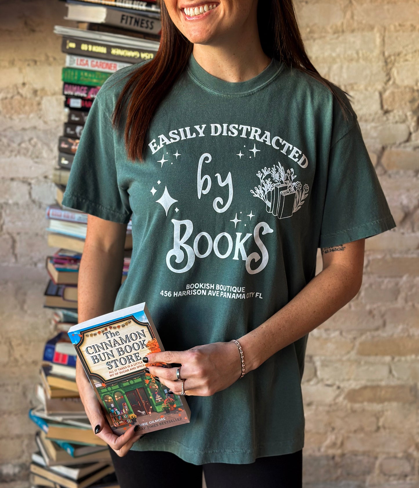 Easily distracted by books T Shirt