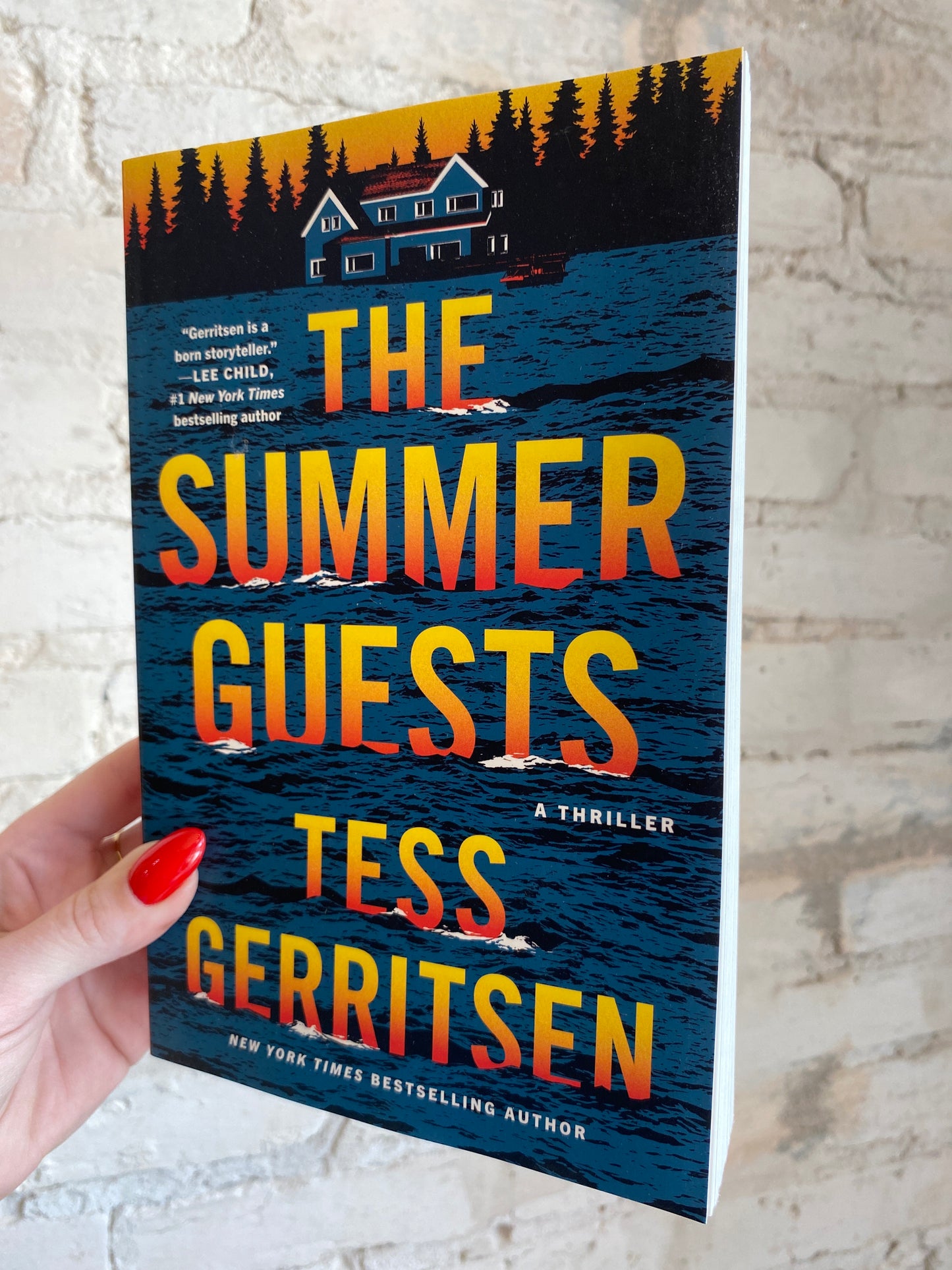 The Summer Guests by Tess Gerritsen (Martini Club: Book 2)