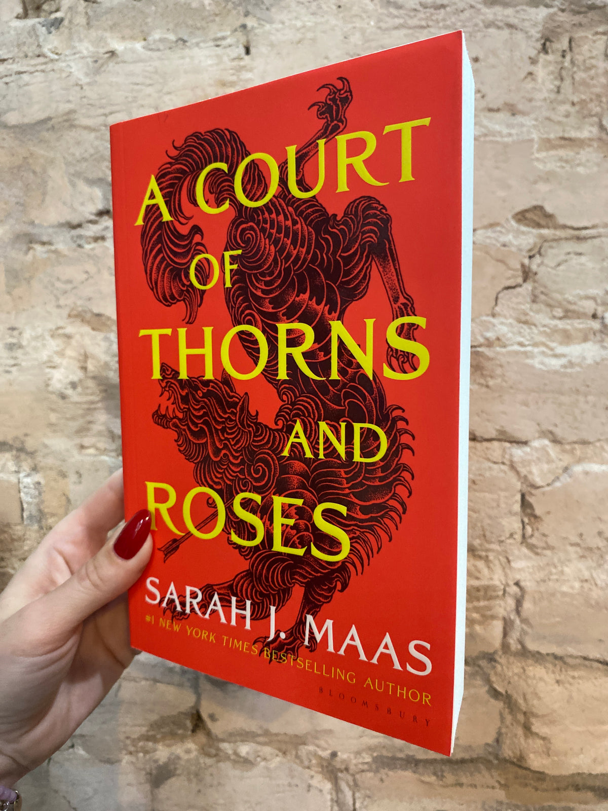 A Court Of Thorns And Roses by Sarah J. Maas (ACOTAR: Book 1)