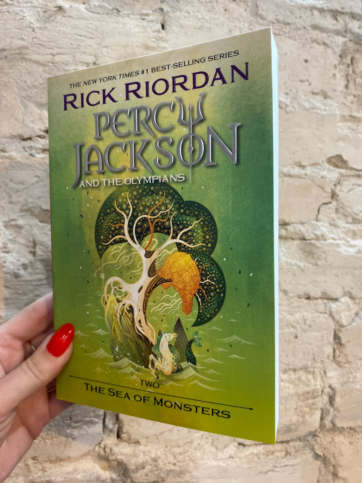 Percy Jackson and the Olympians: The Sea of Monsters (Book 2)