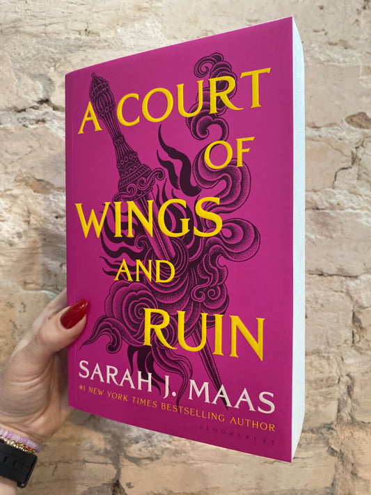 A Court Of Wings And Ruin by Sarah J. Maas (ACOTAR: Book 3)