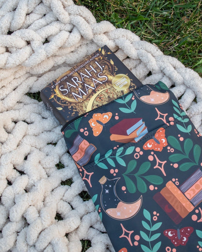 Book / Tablet Sleeve | Burgundy Books
