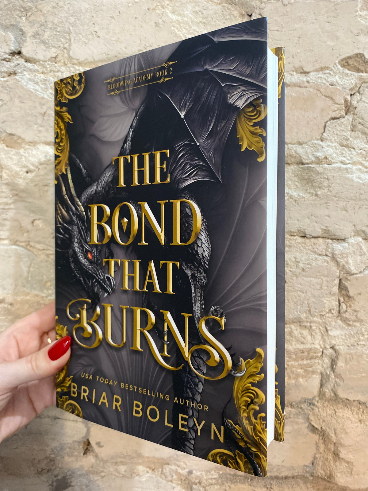 Bond That Burns by Briar Boleyn (The Bloodwing Academy: Book 2)