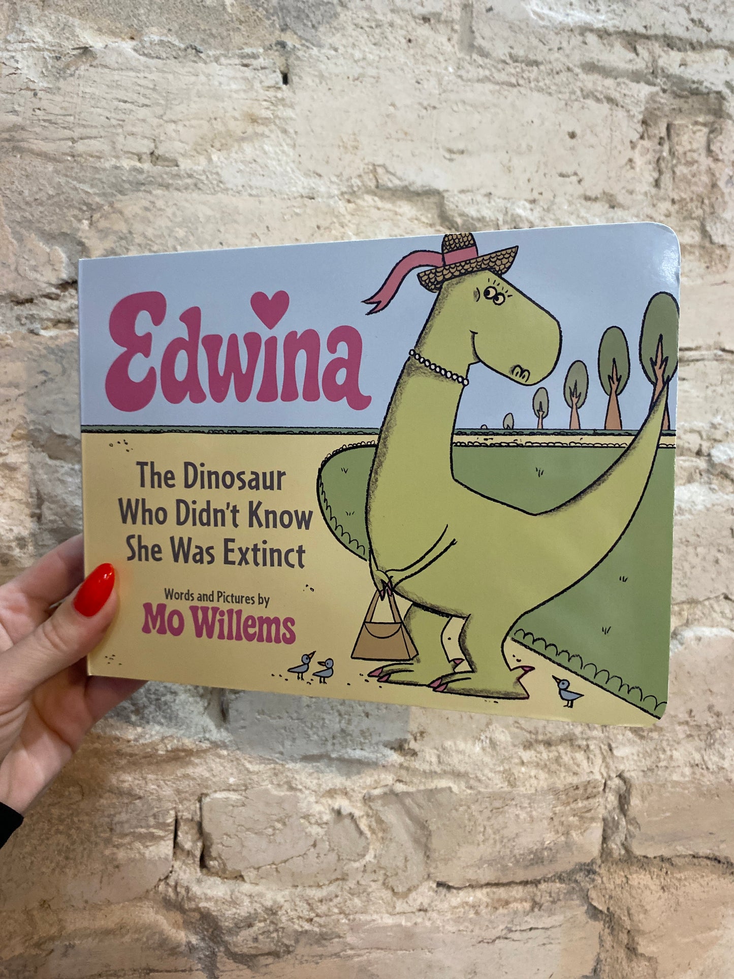 Edwina The Dinosaur Who Didn’t Know She Was Extinct