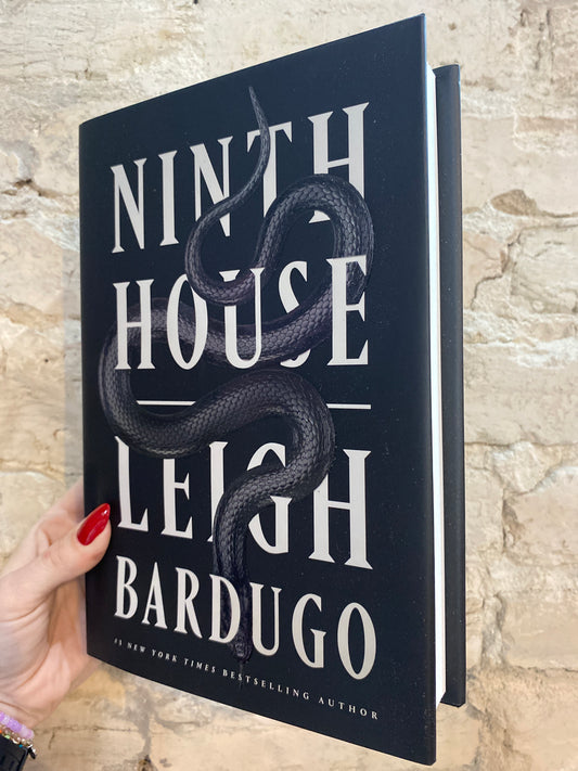 Ninth House by Leigh Bardugo (Ninth House Trilogy: Book 1)