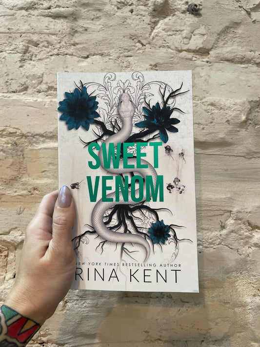 Sweet Venom: Deluxe Edition